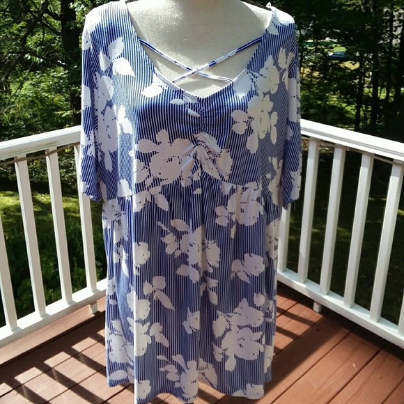 BOUTIQUE FLORAL/STRIPED SHORT SLEEVES TOP SIZE:2X - Picture 2 of 7